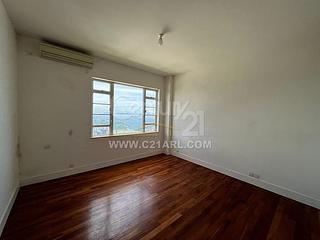 The Peak - La Hacienda Block B 10