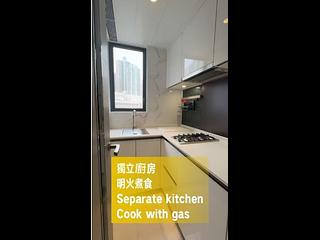Sai Ying Pun - The Queens 08
