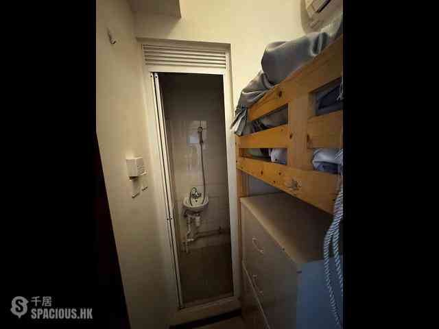 Yau Ma Tei - The Coronation Tower 2 14