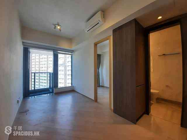 Shek Tong Tsui - Novum West 01