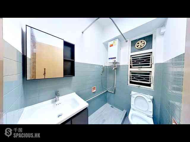 Shek Tong Tsui - Hau Fook Building 08