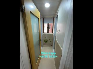 Sheung Wan - Lai Yan Lau 08