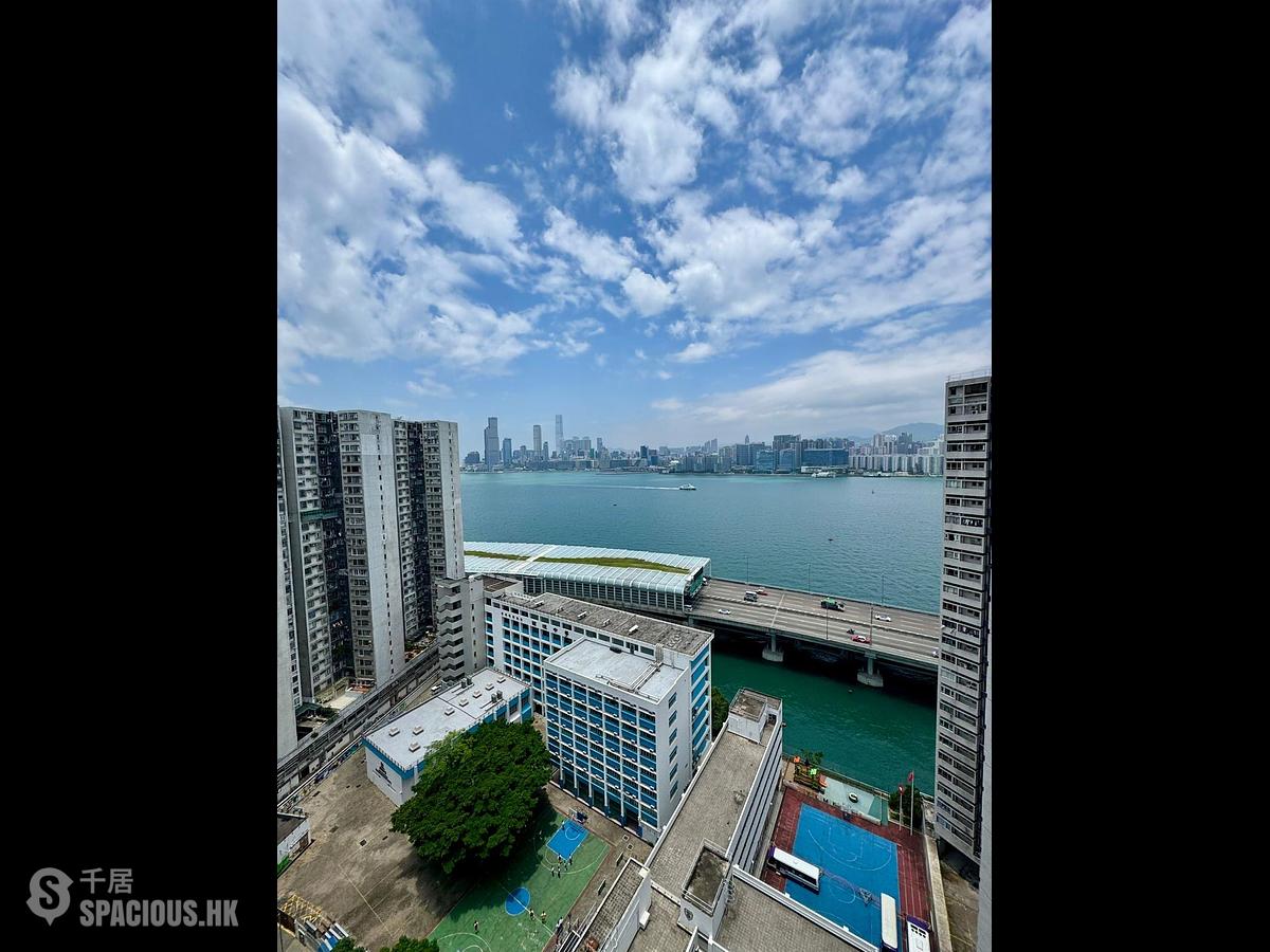 North Point - The Harbourside 01