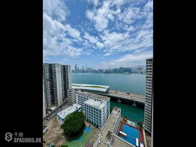 North Point - The Harbourside 01