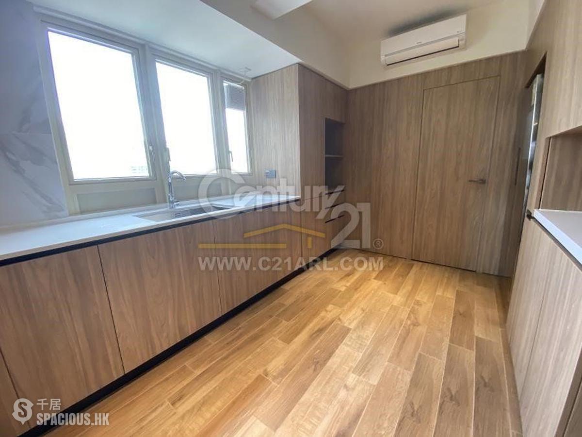 Mid Levels Central - St. Joan Court 01