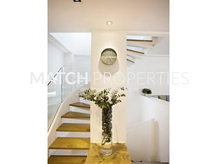 Noho - 2, Shin Hing Street 10