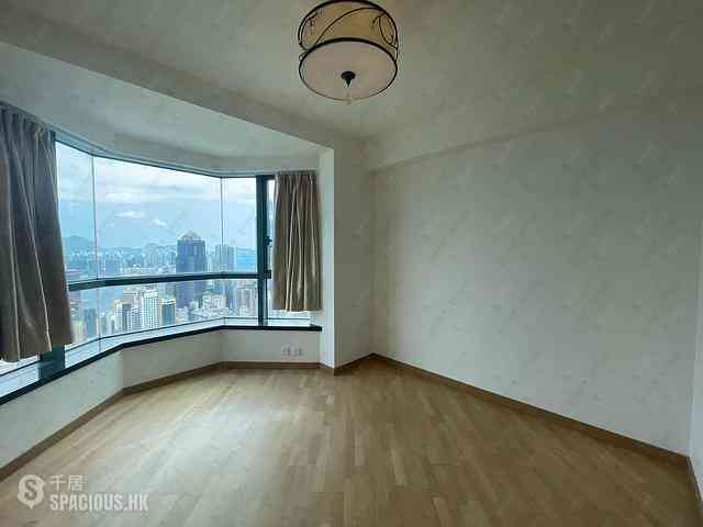 Mid Levels West - 80 Robinson Road 01