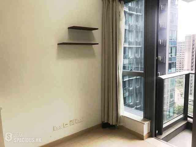Tseung Kwan O - Twin Peaks Block 1 02