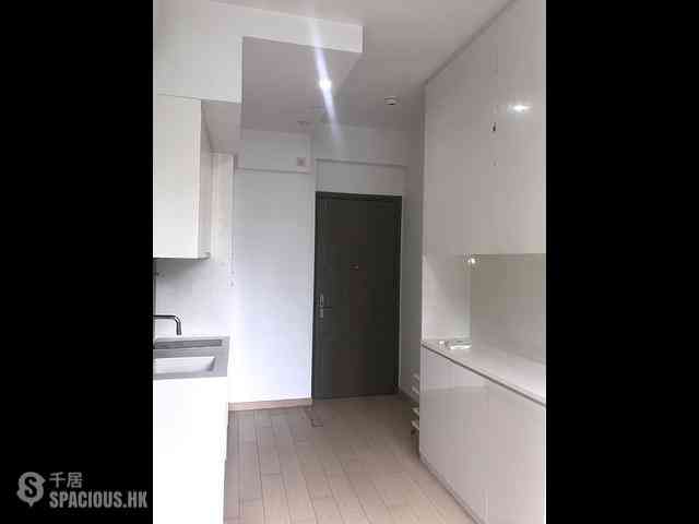 Tseung Kwan O - Twin Peaks Block 1 05