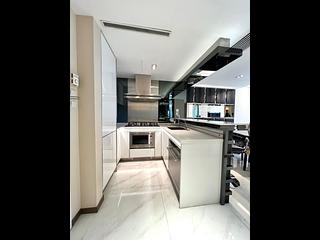 Wan Chai - Convention Plaza Apartments 02