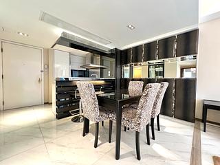 Wan Chai - Convention Plaza Apartments 03