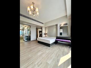 Wan Chai - Convention Plaza Apartments 10