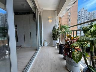 Pok Fu Lam - Baguio Villa Block 25 14
