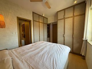 Pok Fu Lam - Baguio Villa Block 25 19