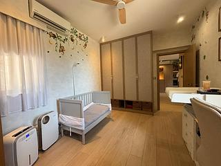 Pok Fu Lam - Baguio Villa Block 25 20