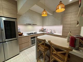 Pok Fu Lam - Baguio Villa Block 25 27