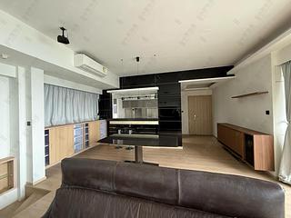 Soho - Centrestage 05