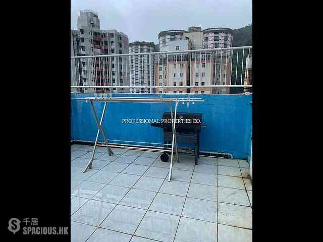 Tai Hang - Rich Building 01