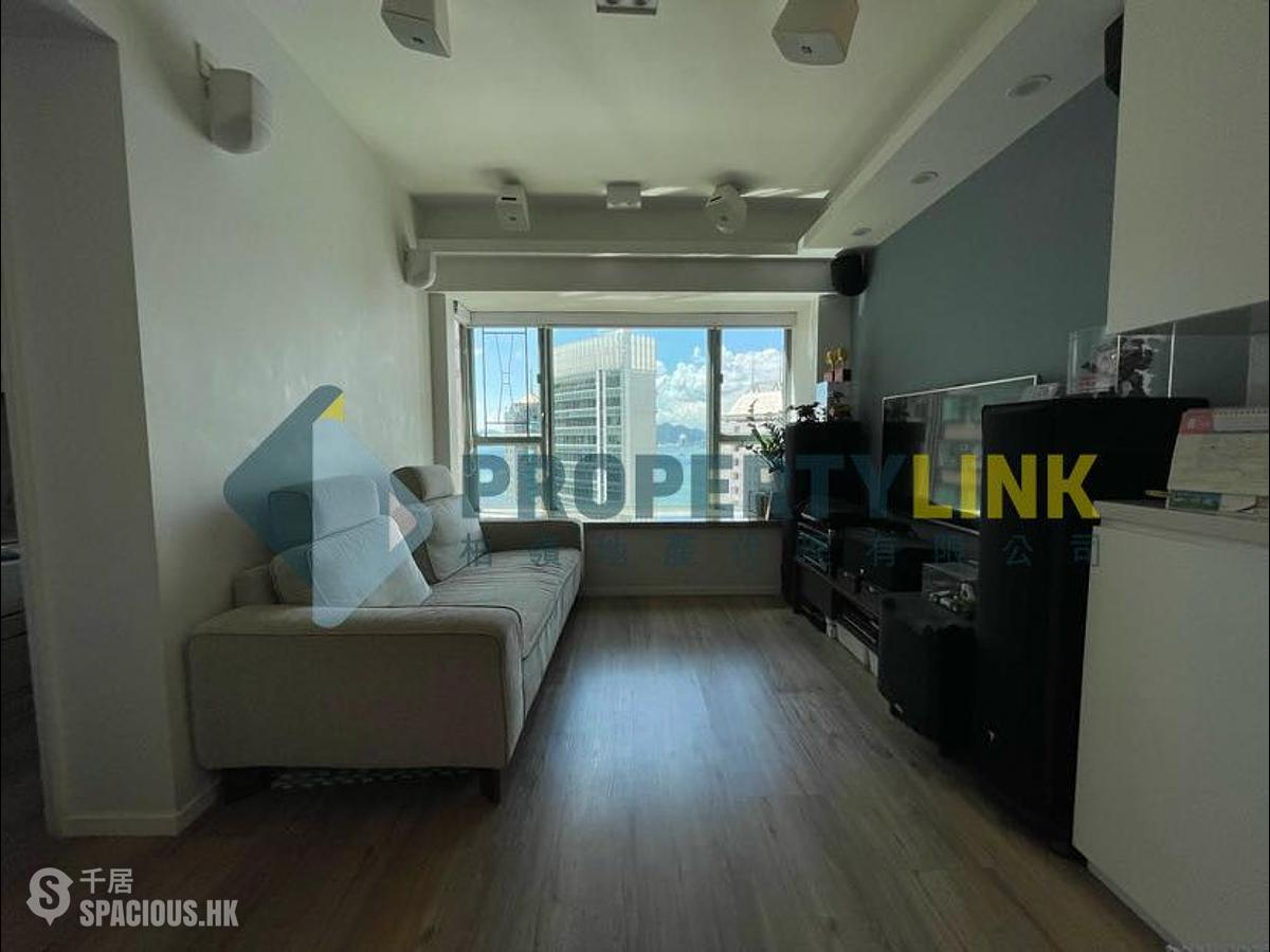 Sheung Wan - Queen's Terrace 01