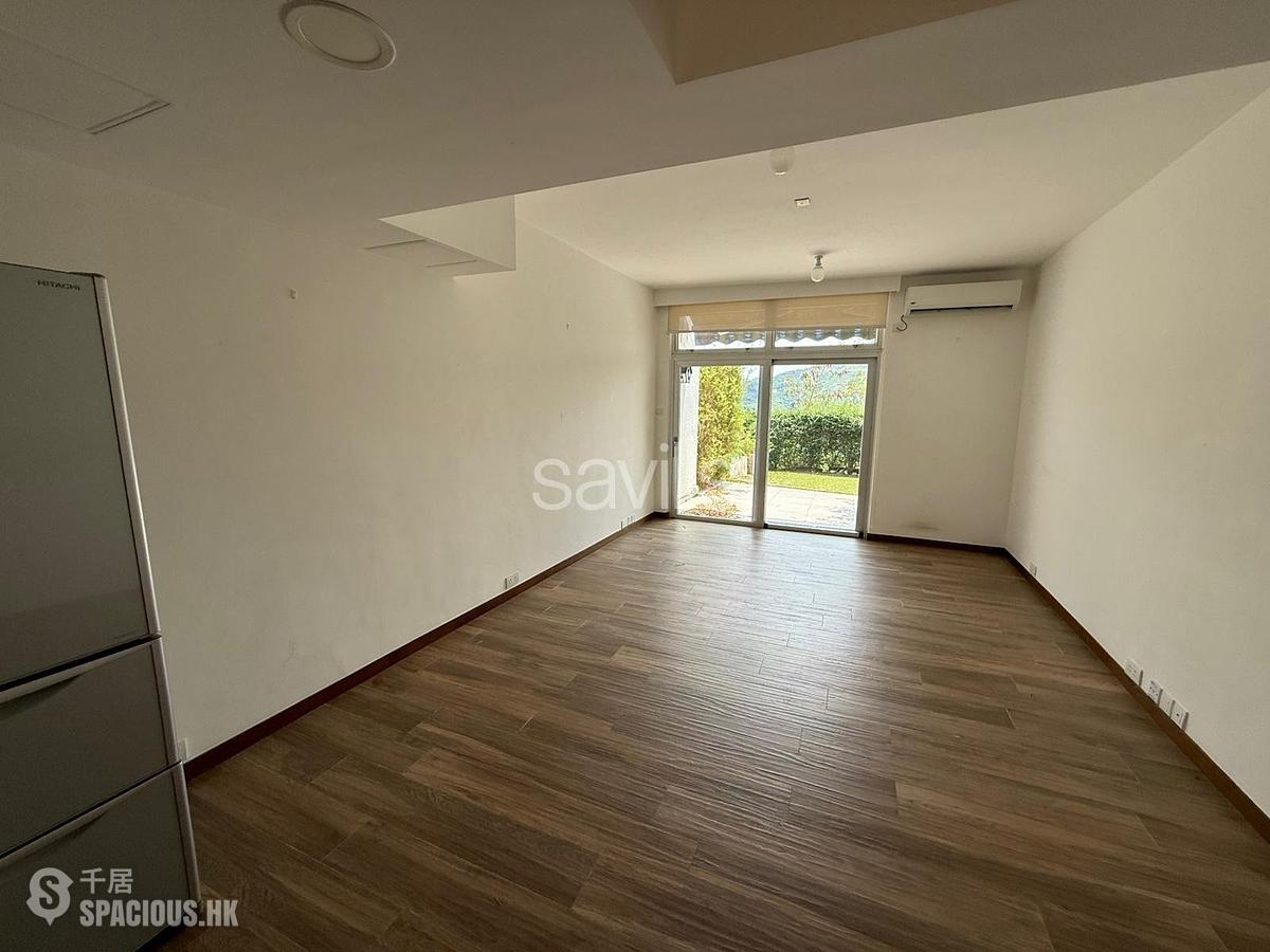 Chung Hom Kok - 30, Cape Road 01