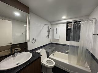 Mid Levels Central - The Grand Panorama Block 1 03