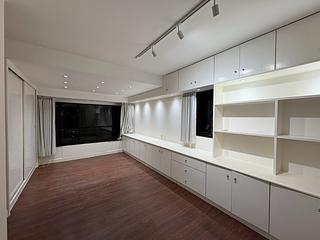 Mid Levels Central - The Grand Panorama Block 1 07