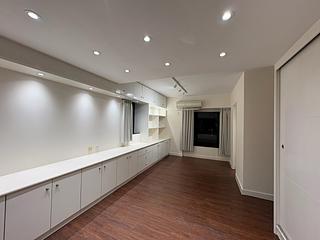 Mid Levels Central - The Grand Panorama Block 1 08