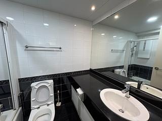 Mid Levels Central - The Grand Panorama Block 1 09