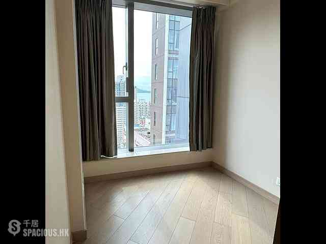 Sai Ying Pun - King's Hill 01