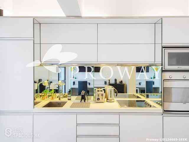 Central - 7-9, Shin Hing Street 09