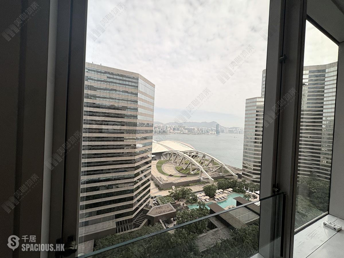 Wan Chai - Convention Plaza Apartments 01