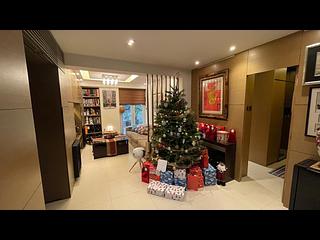 Sai Ying Pun - Golden Phoenix Court 04
