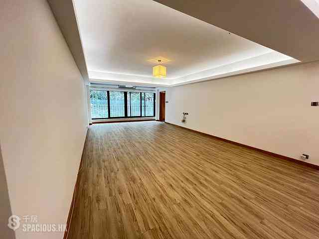 Beacon Hill - Hillsea Court 01