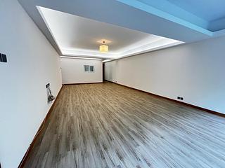 Beacon Hill - Hillsea Court 02