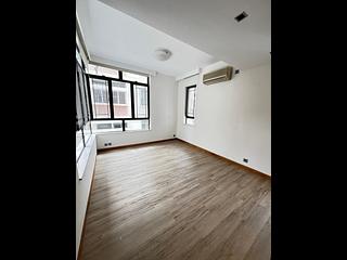 Beacon Hill - Hillsea Court 05