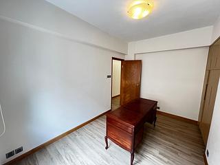 Beacon Hill - Hillsea Court 07