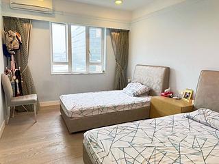 Pok Fu Lam - Baguio Villa Block 29 07