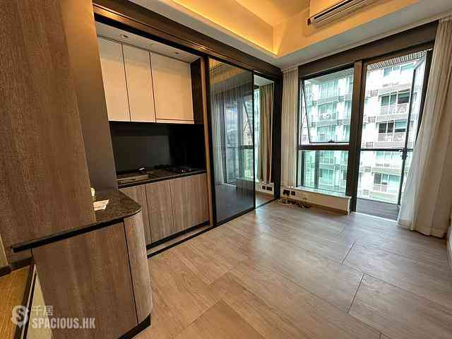 Sai Ying Pun - Two・Artlane 01