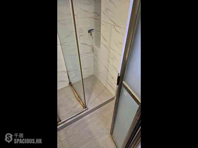 Wan Chai - Hip Sang Building 01