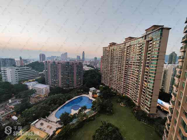 Yau Ma Tei - Parc Palais Block 3 04