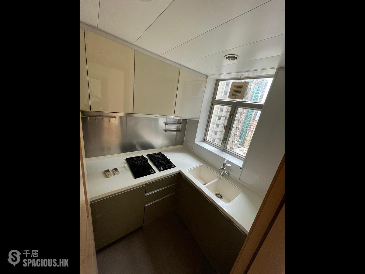 Sai Ying Pun - Island Crest Block 2 01