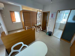 Causeway Bay - Lee King Mansion 02