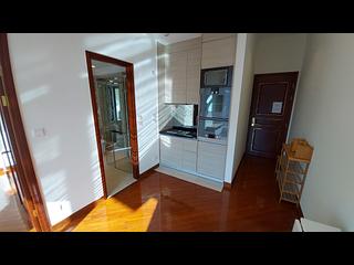 Wan Chai - The Avenue Phase 2 Block 2 05