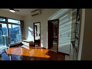 Wan Chai - The Avenue Phase 2 Block 2 07