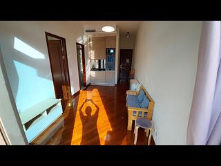 Wan Chai - The Avenue Phase 2 Block 2 08
