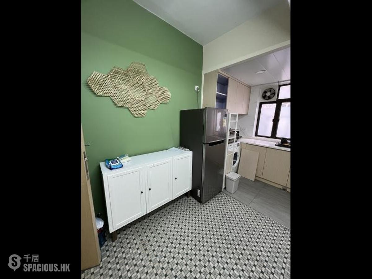 Sai Ying Pun - Wing Fong Mansion 01