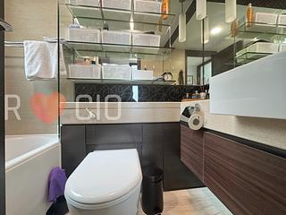 Sai Ying Pun - Centre Place 06