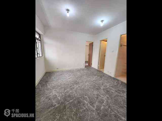 Sai Ying Pun - Fung Yat Building 01