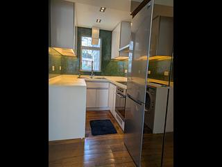 Mid Levels West - Bonham Court 08