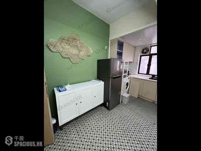 Sai Ying Pun - Wing Fong Mansion 01